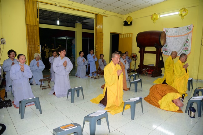 Releasing creatures and the repentant rite at Linh Phuoc retreat, Cu Chi
