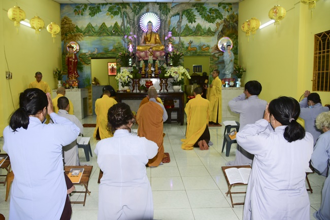 Releasing creatures and the repentant rite at Linh Phuoc retreat, Cu Chi