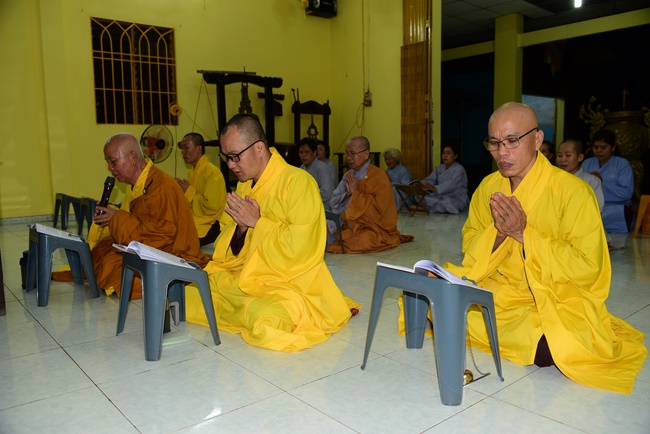 Releasing creatures and the repentant rite at Linh Phuoc retreat, Cu Chi