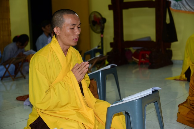 Releasing creatures and the repentant rite at Linh Phuoc retreat, Cu Chi