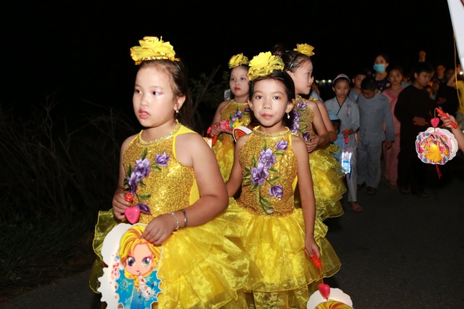 Mid-Autumn Festival at Dong Cao Thanh Hoa pagoda