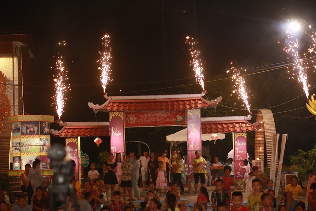 Mid-Autumn Festival at Dong Cao Thanh Hoa pagoda