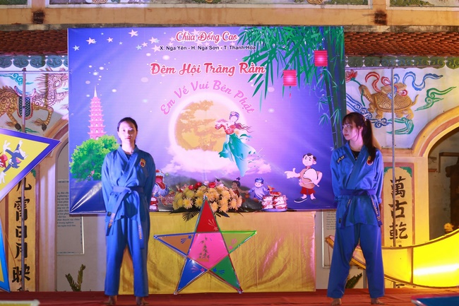 Mid-Autumn Festival at Dong Cao Thanh Hoa pagoda