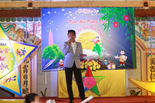 Mid-Autumn Festival at Dong Cao Thanh Hoa pagoda