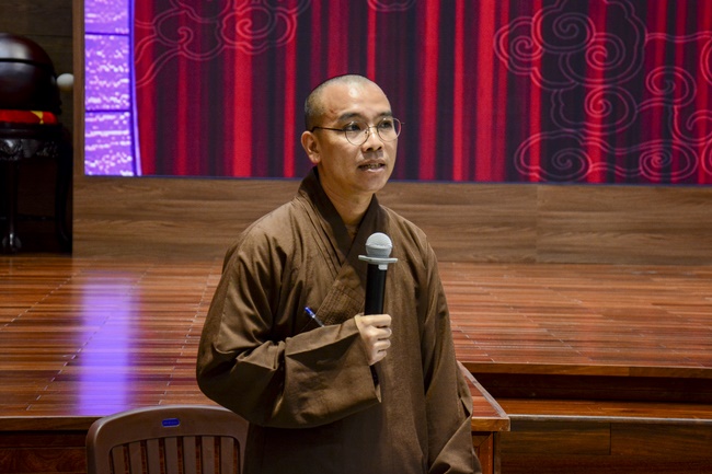 A meeting of the monks of Hoang Phap pagoda