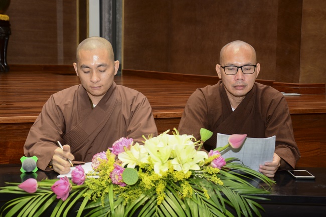 A meeting of the monks of Hoang Phap pagoda