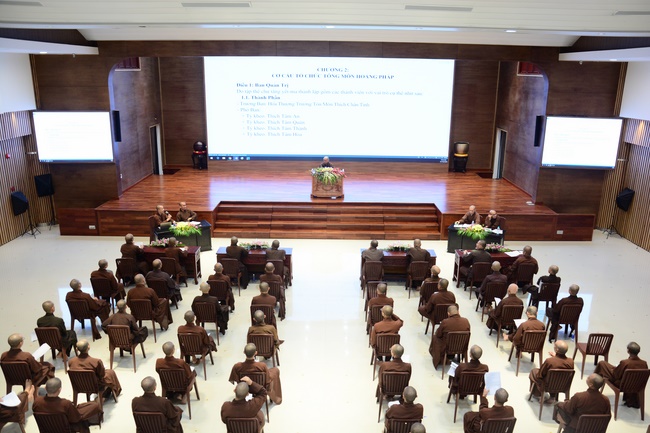 A meeting of the monks of Hoang Phap pagoda
