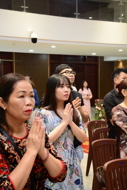 The Wedding Ceremony at the pagoda
