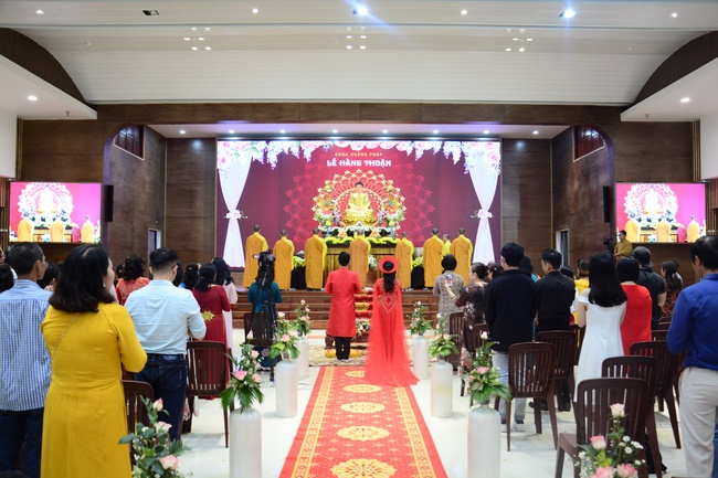 The Wedding Ceremony at the pagoda