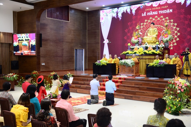 The Wedding Ceremony at the pagoda