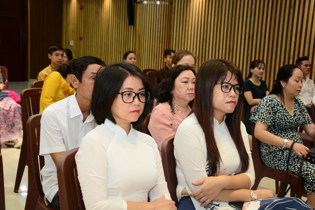 The Wedding Ceremony at the pagoda
