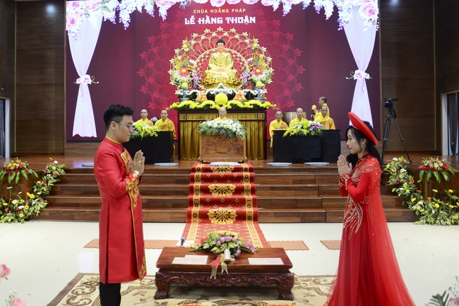 The Wedding Ceremony at the pagoda