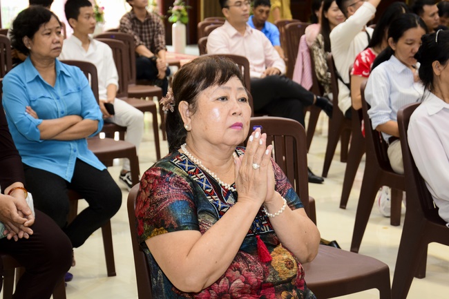 The Wedding Ceremony at the pagoda