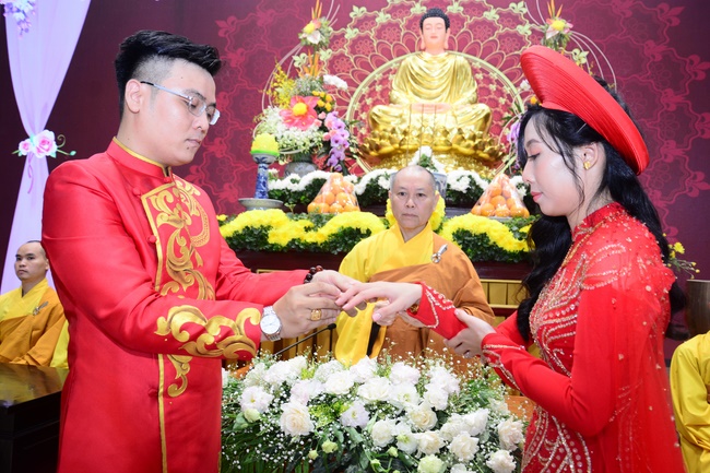 The Wedding Ceremony at the pagoda