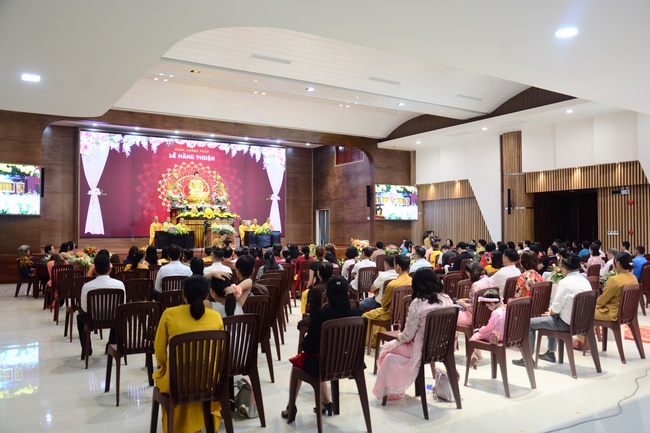 The Wedding Ceremony at the pagoda