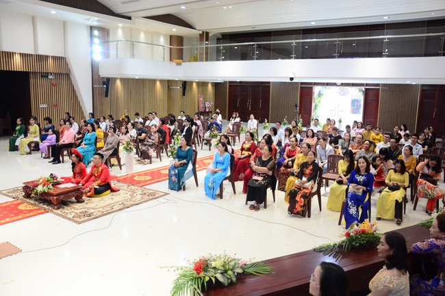 The Wedding Ceremony at the pagoda
