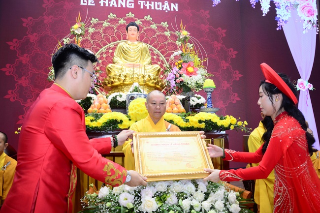 The Wedding Ceremony at the pagoda