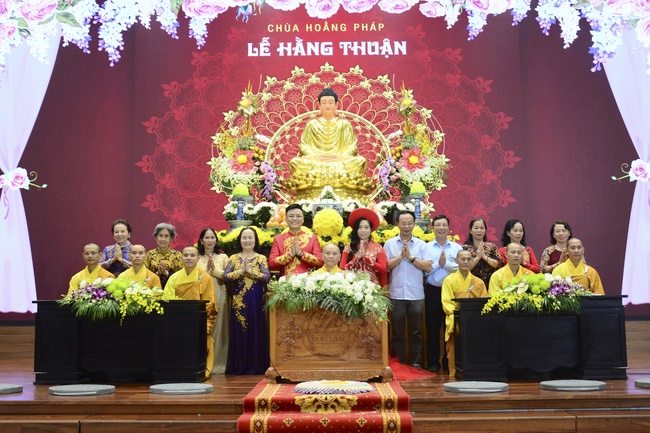 The Wedding Ceremony at the pagoda