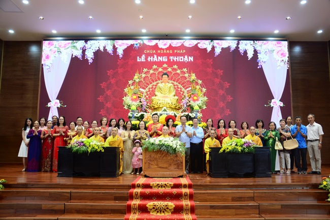 The Wedding Ceremony at the pagoda