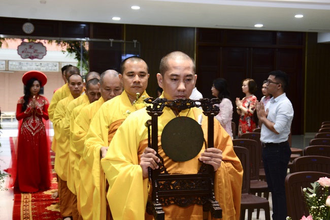 The Wedding Ceremony at the pagoda