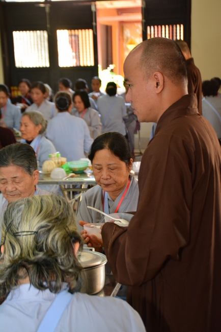 The 3rd Retreat meditating - reciting the Buddha's name at Tay Khanh Pagoda