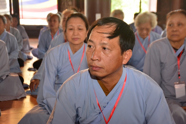 The 3rd Retreat meditating - reciting the Buddha's name at Tay Khanh Pagoda