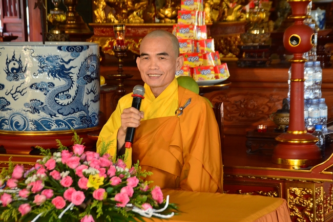 The 2nd-day Retreat meditation - reciting the Buddha's name and the Ordination Ceremony at Tay Khanh Pagoda