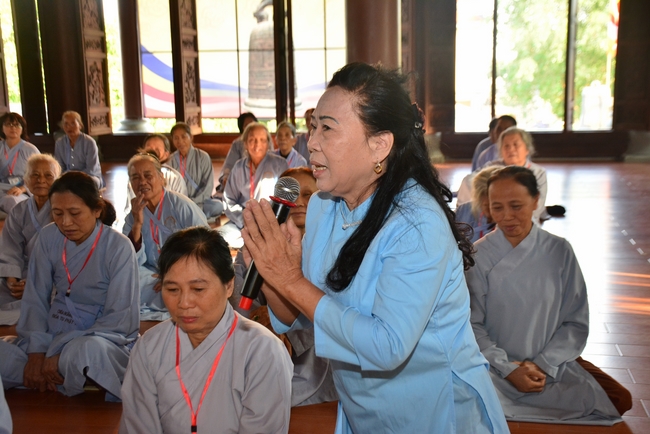 The 2nd-day Retreat meditation - reciting the Buddha's name and the Ordination Ceremony at Tay Khanh Pagoda