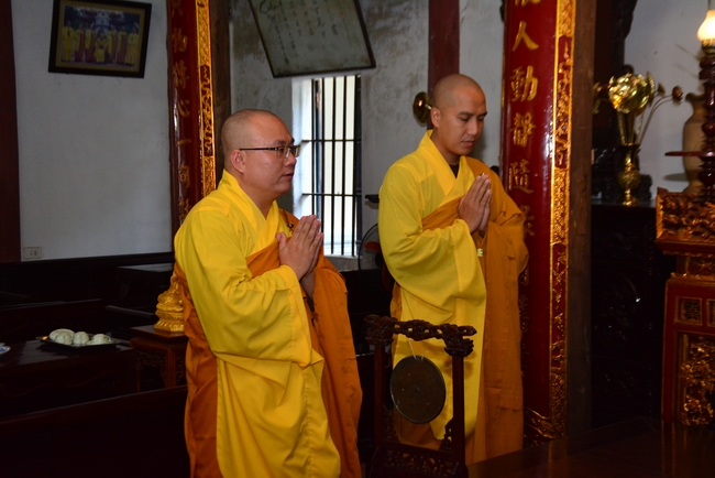The 2nd-day Retreat meditation - reciting the Buddha's name and the Ordination Ceremony at Tay Khanh Pagoda