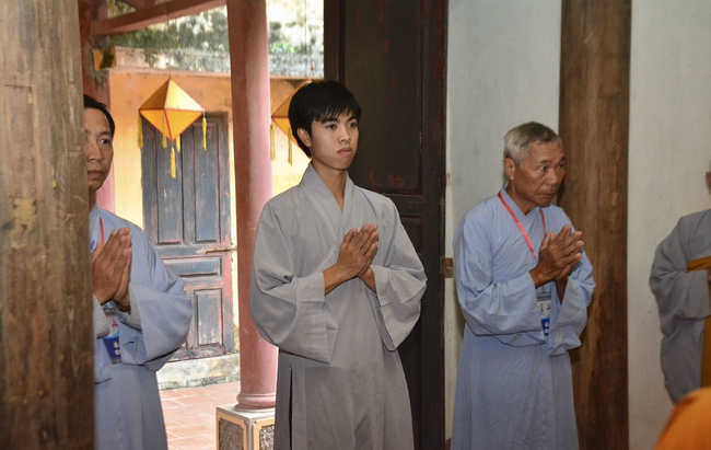 The 2nd-day Retreat meditation - reciting the Buddha's name and the Ordination Ceremony at Tay Khanh Pagoda