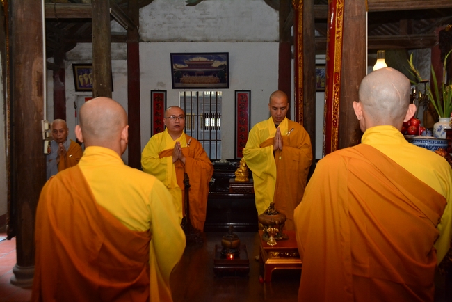The 2nd-day Retreat meditation - reciting the Buddha's name and the Ordination Ceremony at Tay Khanh Pagoda