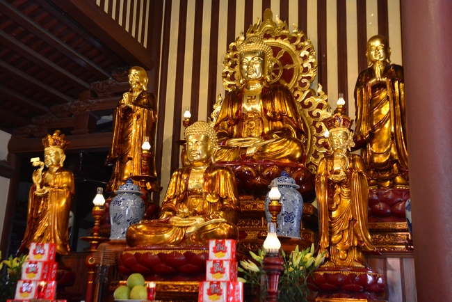 The 2nd-day Retreat meditation - reciting the Buddha's name and the Ordination Ceremony at Tay Khanh Pagoda