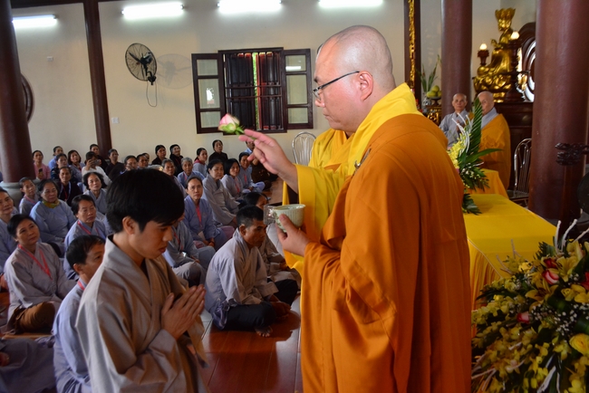 The 2nd-day Retreat meditation - reciting the Buddha's name and the Ordination Ceremony at Tay Khanh Pagoda
