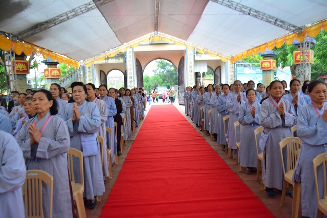 The rite casting Great bell at Tay Khanh pagoda