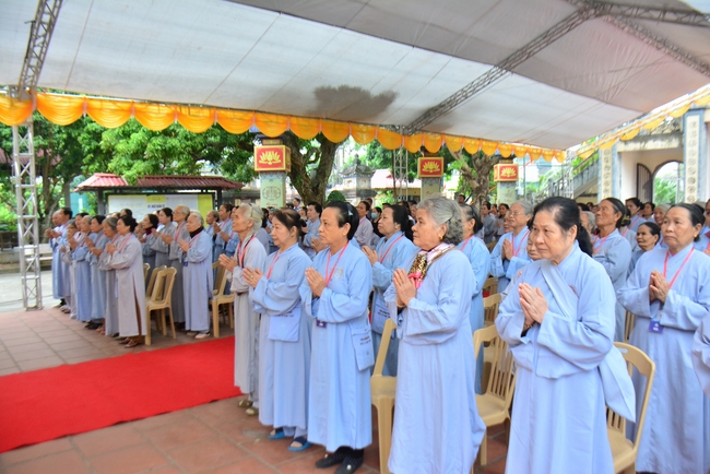 The rite casting Great bell at Tay Khanh pagoda