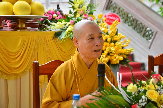 The rite casting Great bell at Tay Khanh pagoda