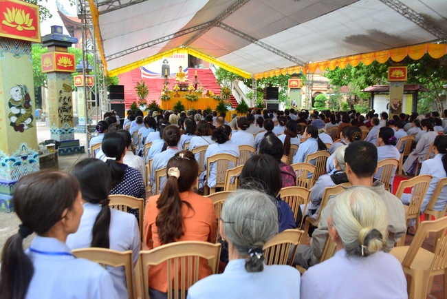 The rite casting Great bell at Tay Khanh pagoda