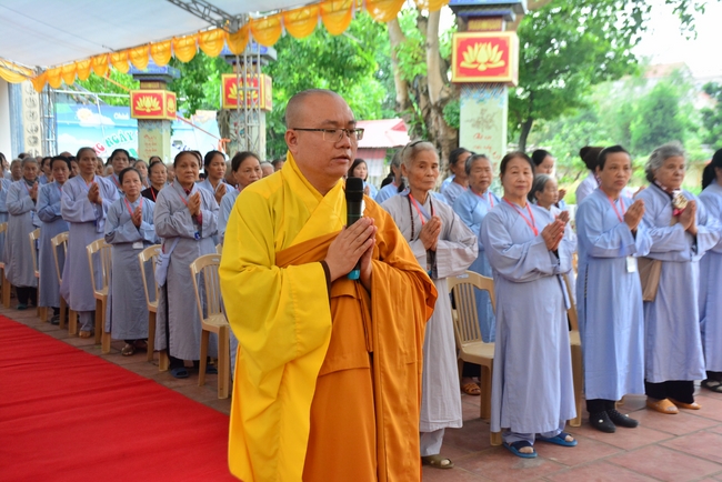 The rite casting Great bell at Tay Khanh pagoda