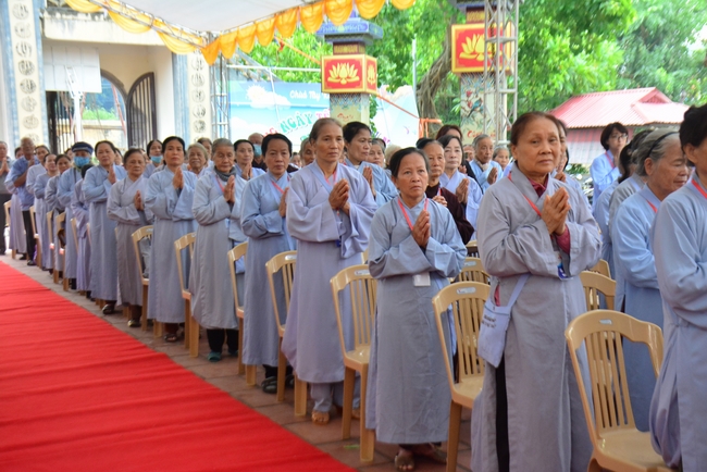 The rite casting Great bell at Tay Khanh pagoda