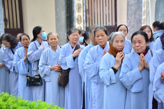 The rite casting Great bell at Tay Khanh pagoda