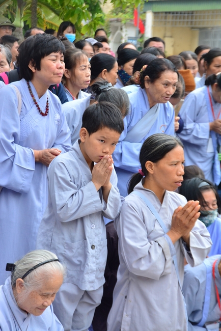The rite casting Great bell at Tay Khanh pagoda