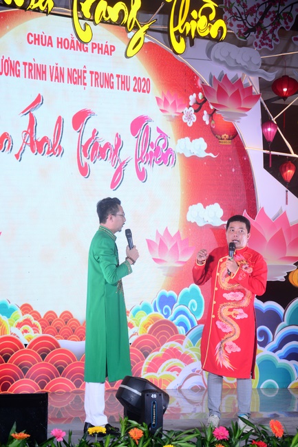 The show Mid-Autumn Festival Welcoming the Full Moon at the Pagoda