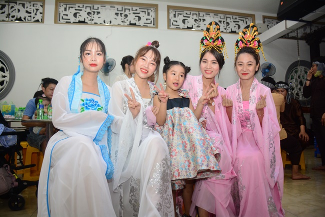 The show Mid-Autumn Festival Welcoming the Full Moon at the Pagoda