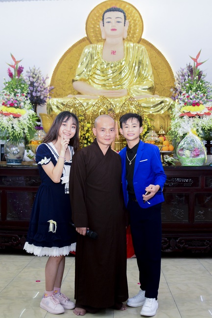The show Mid-Autumn Festival Welcoming the Full Moon at the Pagoda
