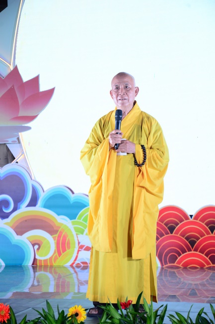 The show Mid-Autumn Festival Welcoming the Full Moon at the Pagoda
