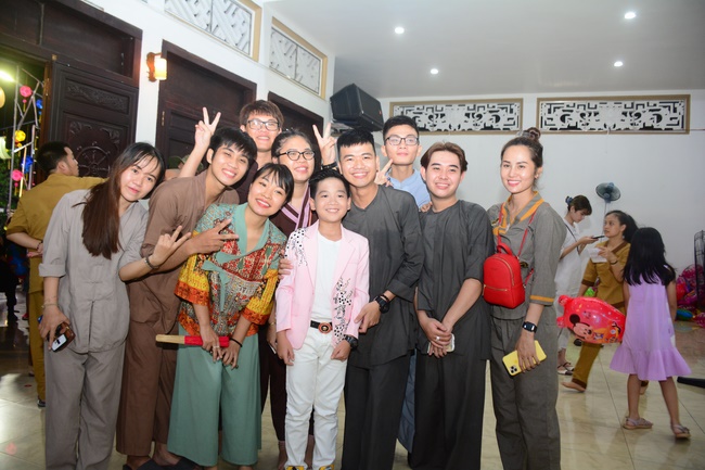 The show Mid-Autumn Festival Welcoming the Full Moon at the Pagoda