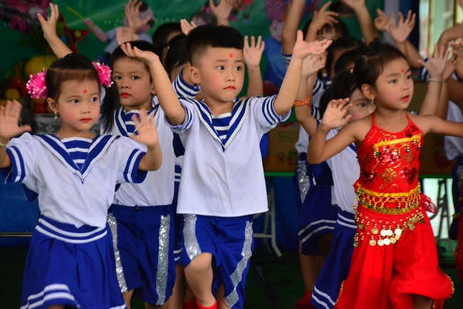 Mid-Autumn Festival at Tay Khanh Pagoda, Thai Binh
