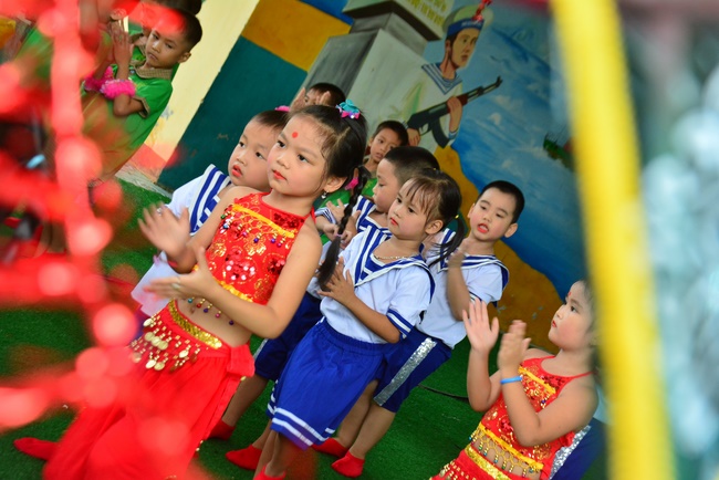 Mid-Autumn Festival at Tay Khanh Pagoda, Thai Binh