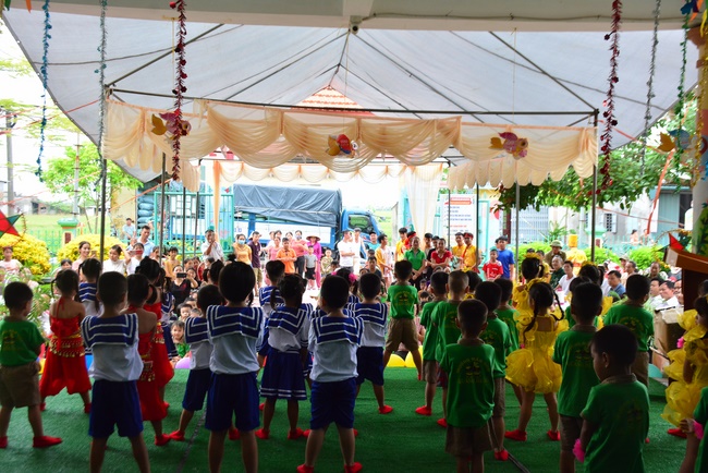 Mid-Autumn Festival at Tay Khanh Pagoda, Thai Binh