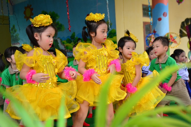 Mid-Autumn Festival at Tay Khanh Pagoda, Thai Binh
